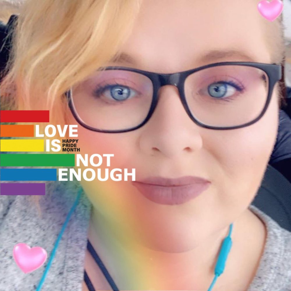 Meet your Posher, Danielle
